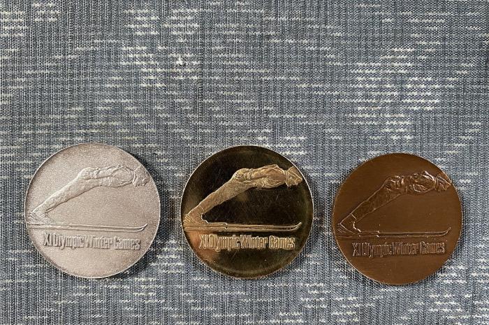 1972年 第11回札幌オリンピック冬季大会記念メダル 18金(750)銀(SV925)銅 3点セット▼金銀銅メダル