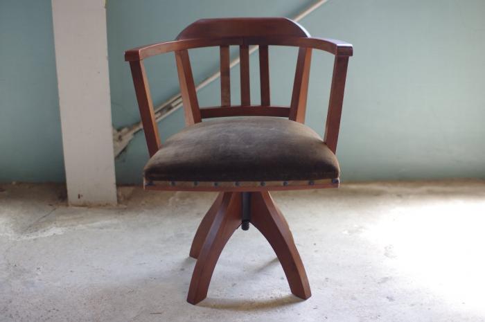 桜材のアームチェア/回転椅子▼アンティーク肘掛け椅子